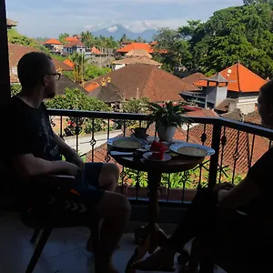 3* 캠프장 Kampung Sari
